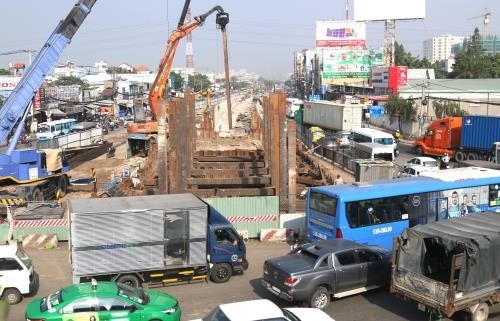 HCM City to revoke licences for tardy construction projects