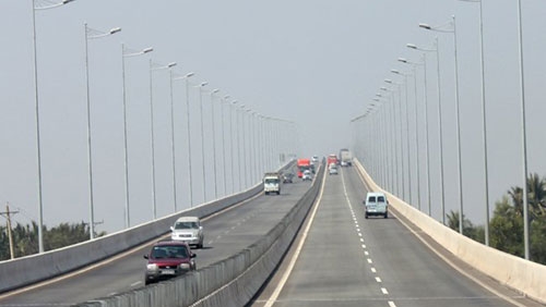 Investors bid for concessions to exploit highways