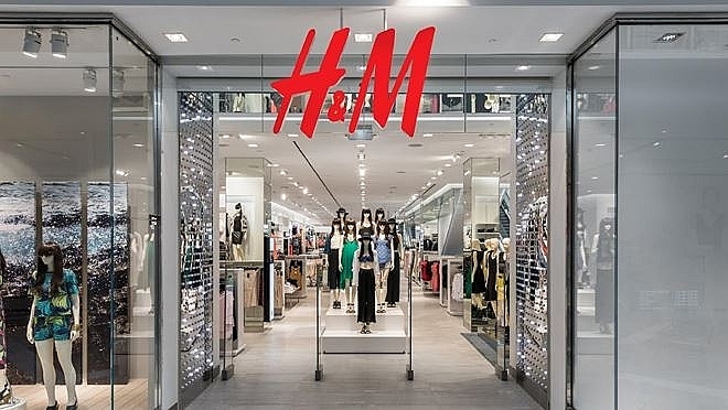 Vietnamese deal hunters expect massive clearance sale from H&M