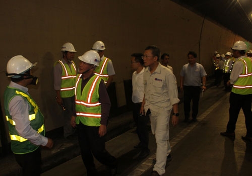 Authorities dismiss concerns about cracks in Vietnam's Hai Van Tunnel