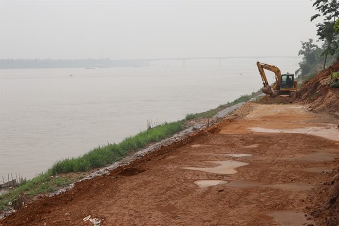 Hanoi dykes in peril amid flood season
