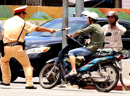 Hanoi police banned from chasing down traffic violators