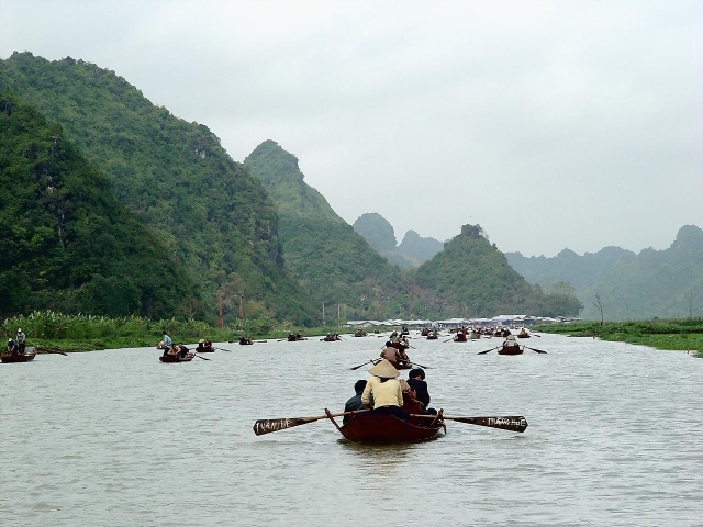 Huong Pagoda entrance fees increase