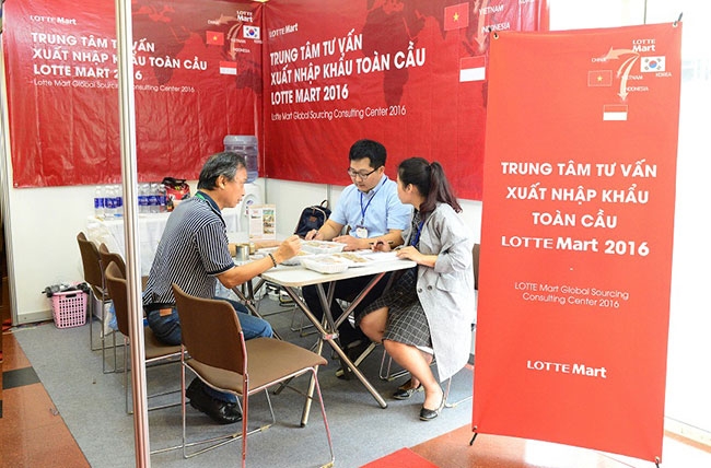 Lotte Mart in search of Vietnamese suppliers at VIETNAM EXPO 2016