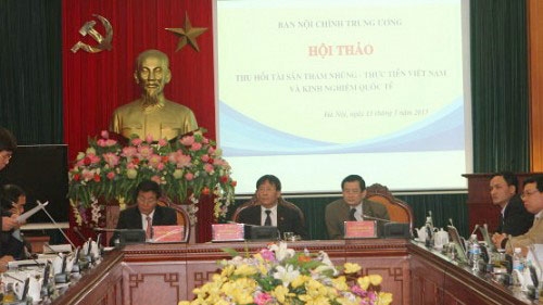 Senior officials should be banned from depositing money abroad