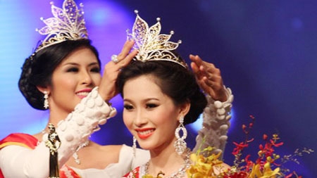 Miss Vietnam beauty in different periods of time