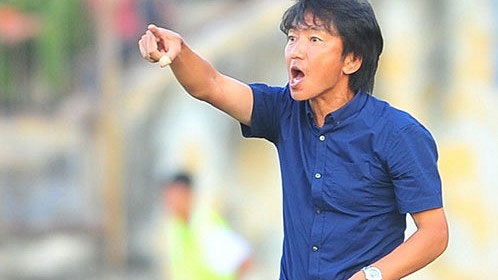 Japanese coach blasted for lackluster, pro-violence football
