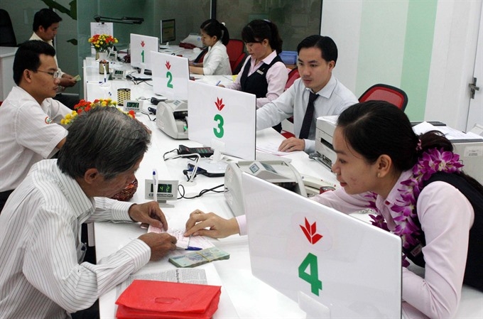 21 Vietnam banks gather to discuss interest rates