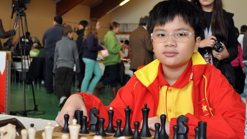 Khoi leads at Asian Champs