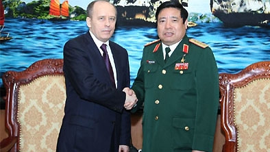 Defence Minister greets Russian security leader