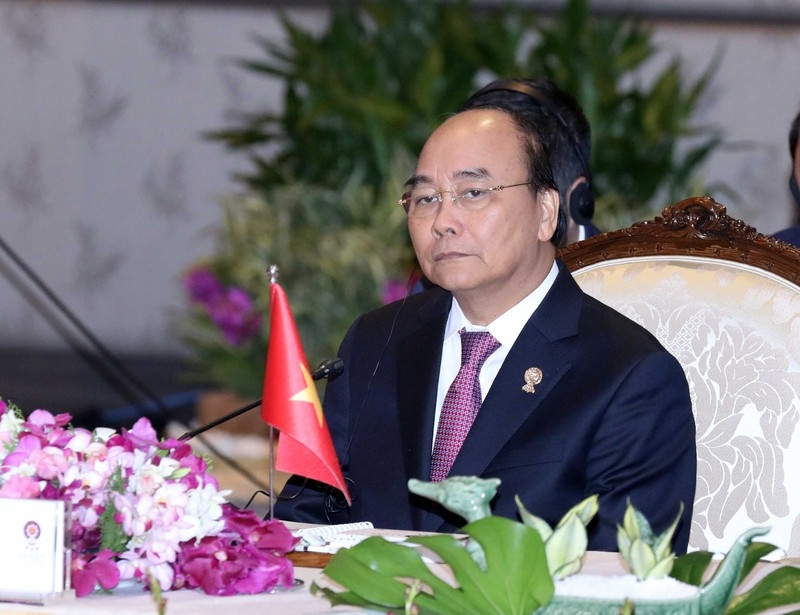 Vietnam resolutely protects international law in East Sea issue