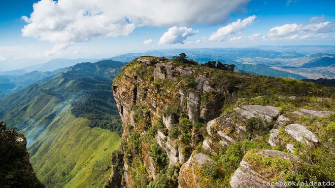 Glorious beauty of legendary Pha Luong