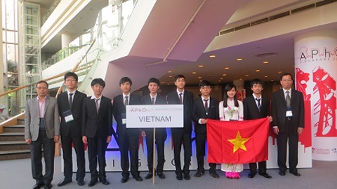 Vietnamese students excel at physics comp