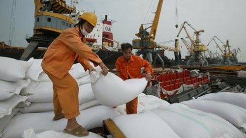 Vietnam vies with Thailand, Filipino rice importers