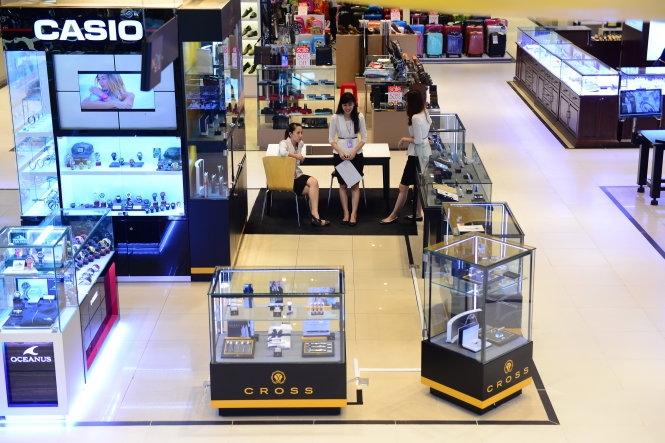 Retailers exit shopping malls in HCM City