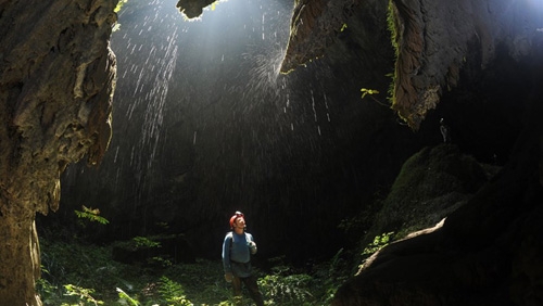 Vietnam justifies cable car project at Son Doong Cave