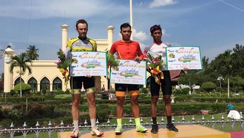 Tam wins jersey, Vietnam first in ranking