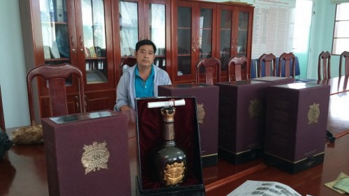Vietnamese making fake Chivas whisky captured
