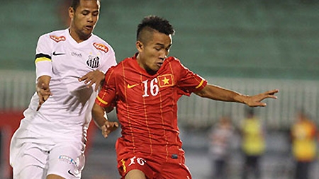 Singapore defeat Vietnam to top Group A