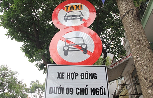 Hanoi proposes plan to ban Uber, Grab cars from 11 key routes