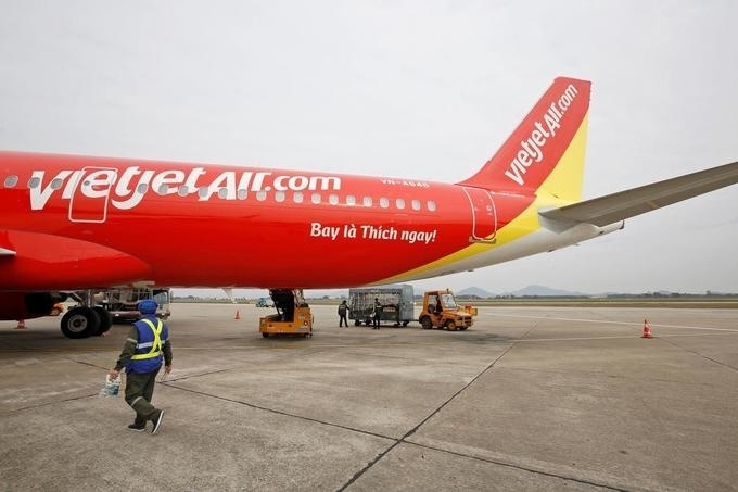 Pilot shortage causes delays, cancellations of Vietjet flights