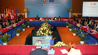 Vietnam, ASEAN towards the future