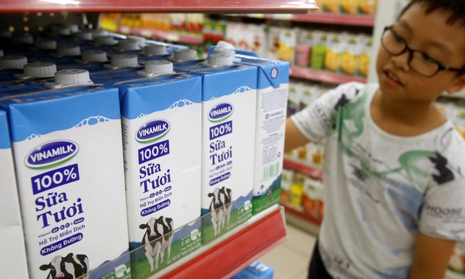 Vietnam’s govt urged to sell entire stake in dairy giant Vinamilk