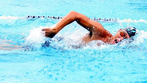 Tung wins swimming bronze