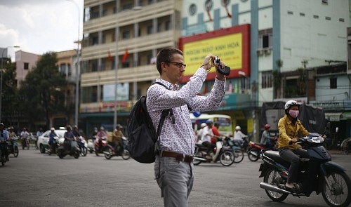 Dutch architect seeks solutions to climate change issues in Vietnam