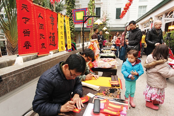 During Tet, expatriates get into the holiday spirit too