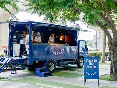 Food trucks jazz up HCM City street scene