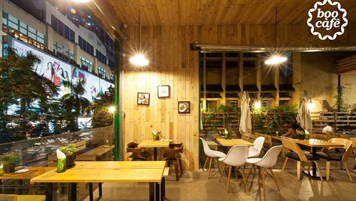 Five foreign-style cafes and fast-food shops in Hanoi