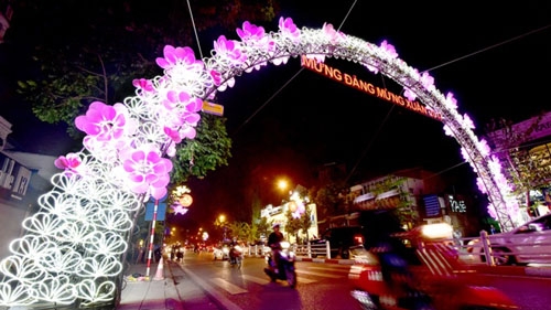 Hanoi’s beautiful TET holiday streets