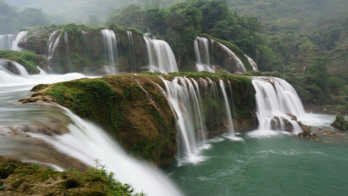 Ban Gioc waterfall – a landmark at the national frontier