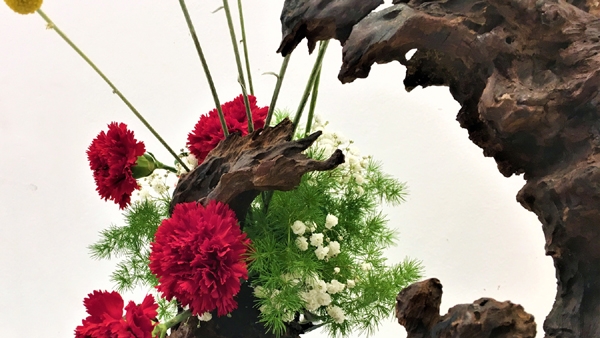 Japanese art of flower arrangement on show in Hanoi exhibition