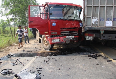 4 dead, 8 injured in highway car crash in central Vietnam