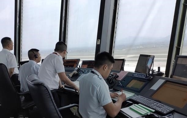 Air traffic controllers face strain with rising flights