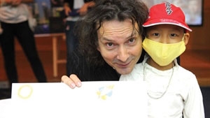 Famous autographs put on show in Hanoi