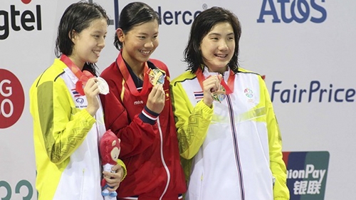 Anh Vien secures five gold medals at Asian swimming