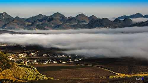 Magnificent cloud-covered scenery of Moc Chau Plateau