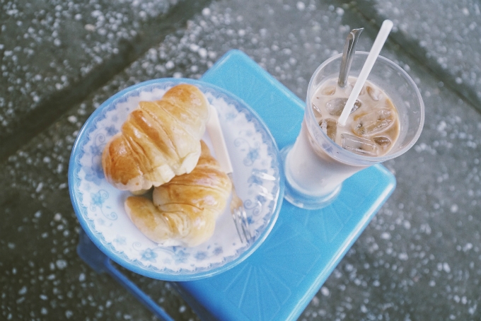 A Saigon café milks a 'different' breakfast habit