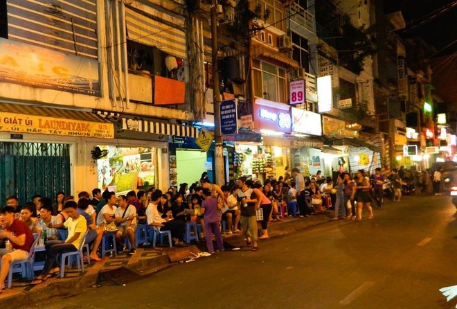 Saigon to ban vehicles from Bui Vien backpacker street