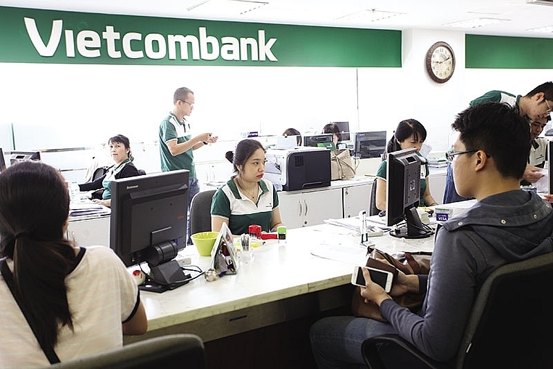 Banks seek expats for leading roles