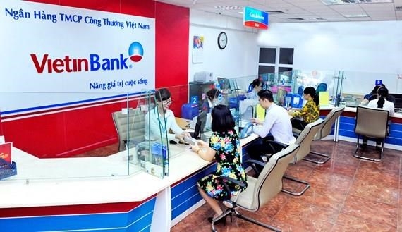 Banks unexpectedly cut lending rates to aid businesses