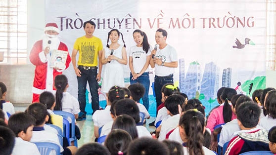 Bayer Vietnam celebrates Christmas with community supporting activities