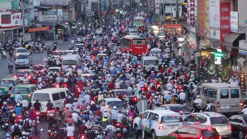 8,000 new bikes, 750 cars hit Vietnamese streets every day