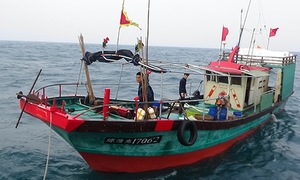 Vietnam searches for 3 Indonesians missing in boat incident