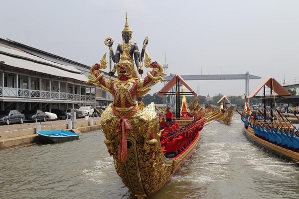 Boat Songs Performed in the Royal Barge Procession