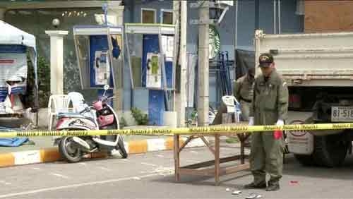 Bomb blasts kill one, wound 30 in southern Thailand: police