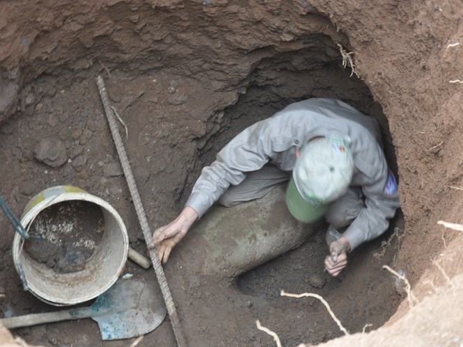 Massive wartime bomb found in central Vietnam